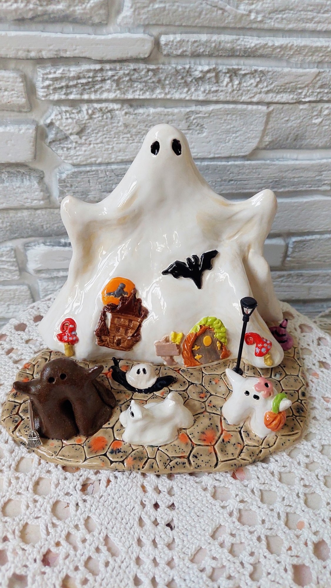 Керамическая инсталляция "Хеллоуин' из белой глины. — decor din lut lucrat manual, Little Art House / Ceramic & Decoupage