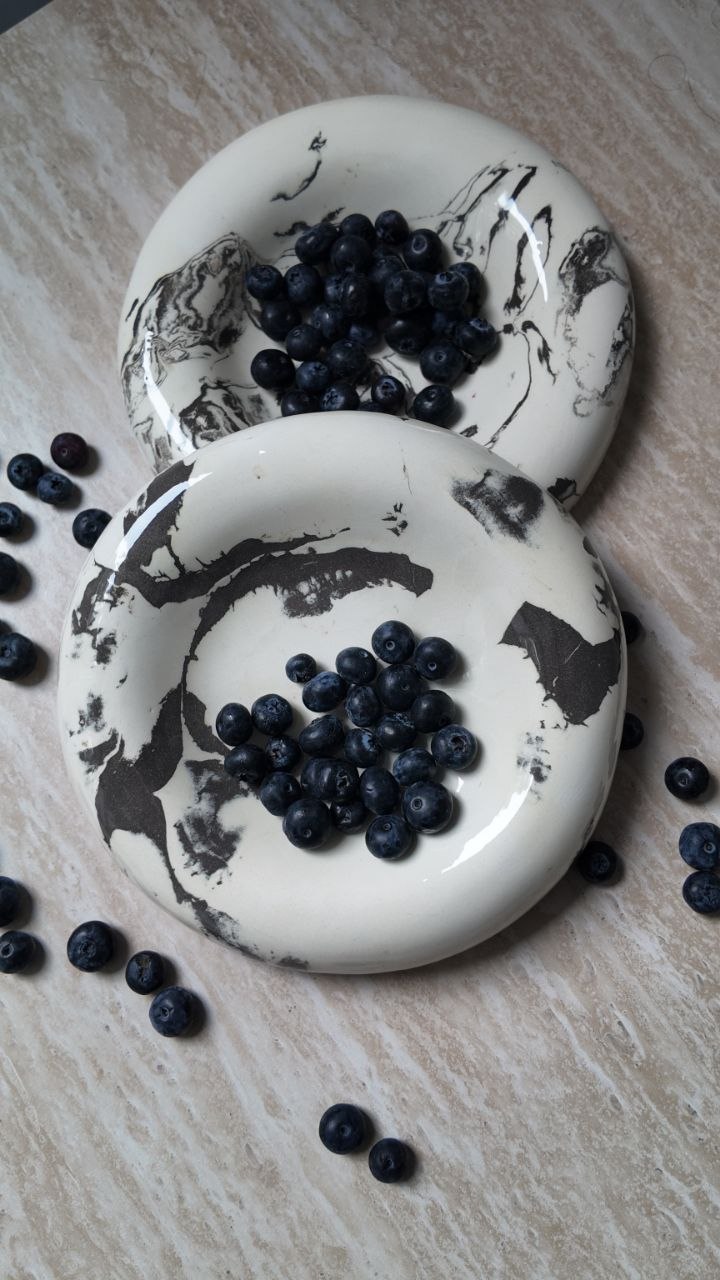 Farfurie de servire Nero — ceramică și veselă lucrat manual, AesthMade