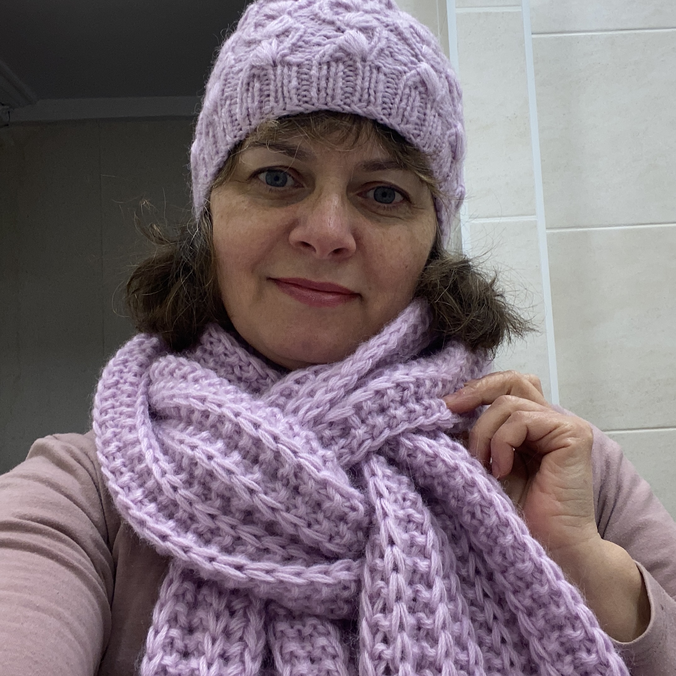 Fular de damă „Liliac roz” — căciuli, fulare, mănuși lucrat manual, Nina Knit