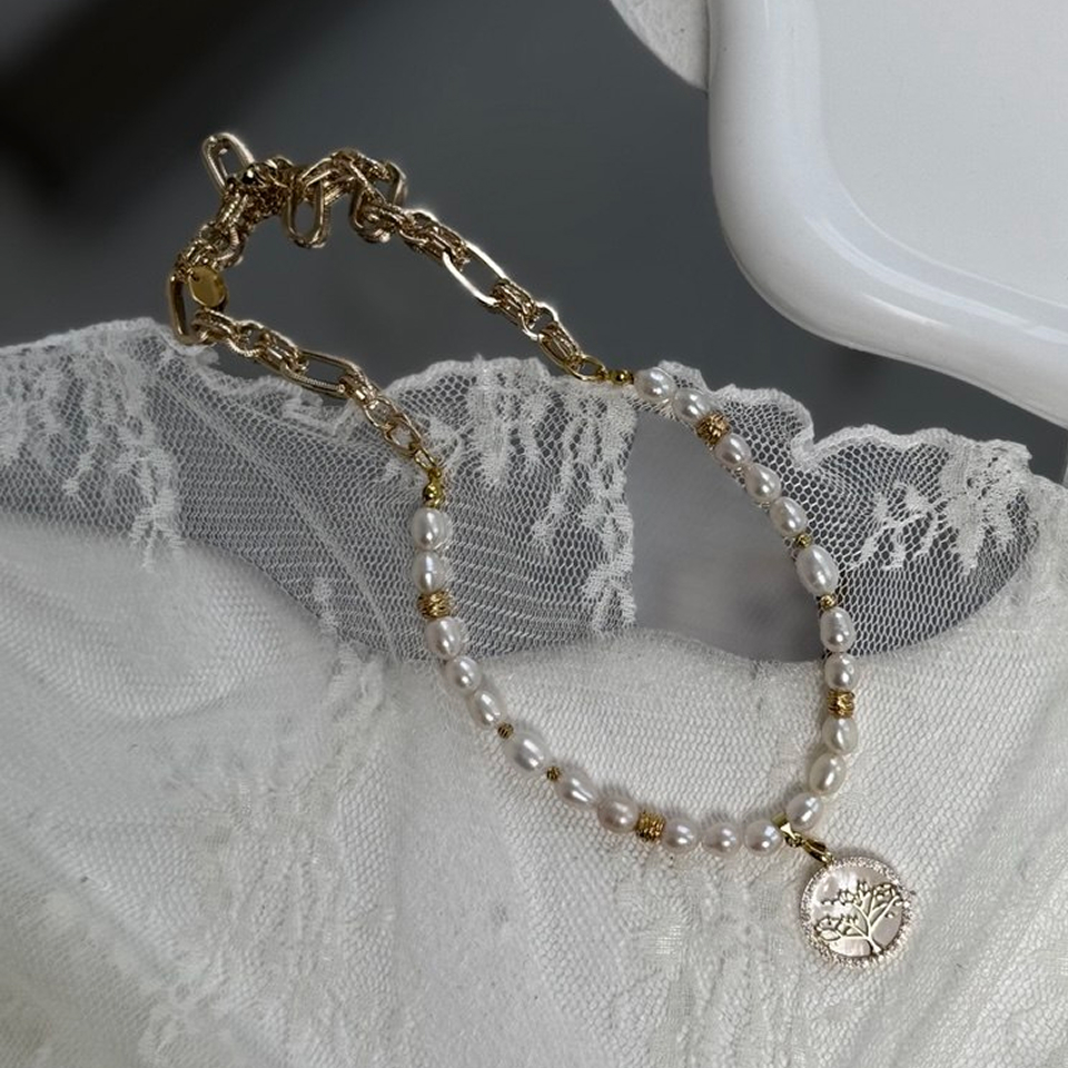 Colier din perle naturale — coliere și pandantive lucrat manual, Touche Accessories